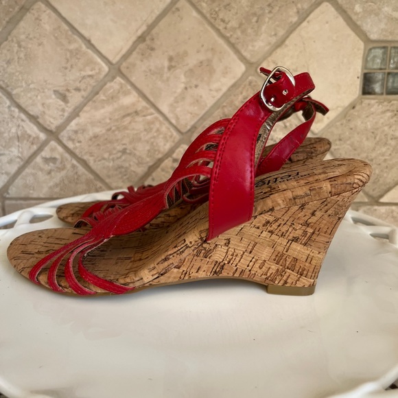 Moda Reflex Red Sandals - Picture 5 of 12